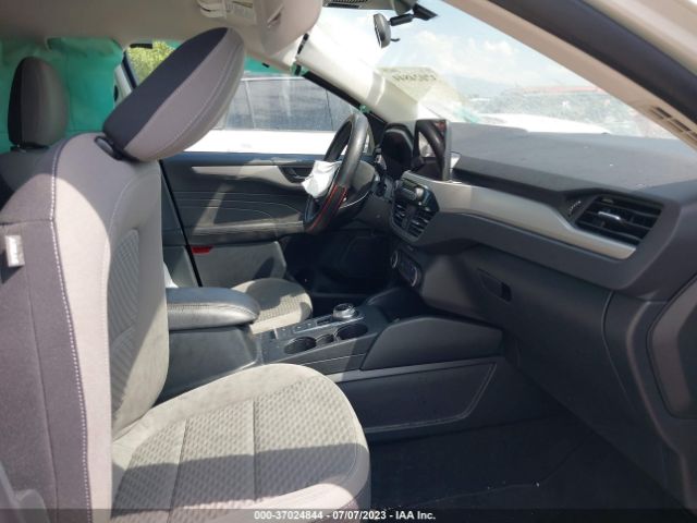1FMCU9G61NUA61062 Ford ESCAPE SE