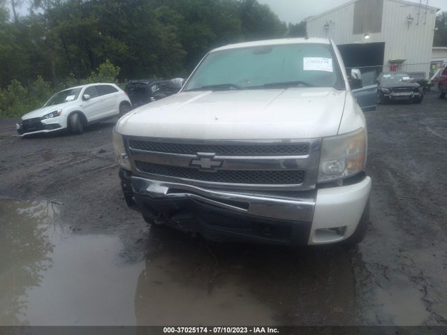 2011 CHEVROLET SILVERADO 1500 LT VIN: 3GCPKSE39BG235258
