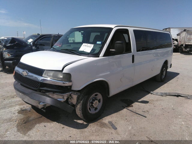 Chevrolet Express Passenger Lt 2014 1GAZG1FA0E1104961 Image 2