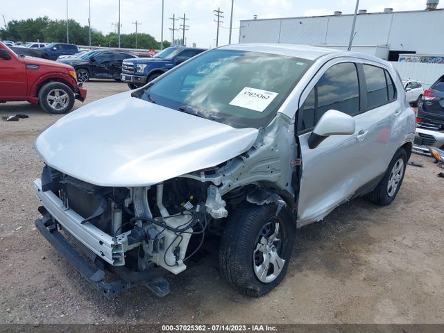 Chevrolet TRAX LS 2018 KL7CJKSB7JB520249 Image 2