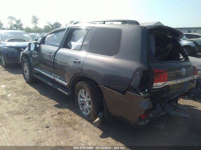 2018 Toyota Land Cruiser, VIN: JTMCY7AJ7J4066268