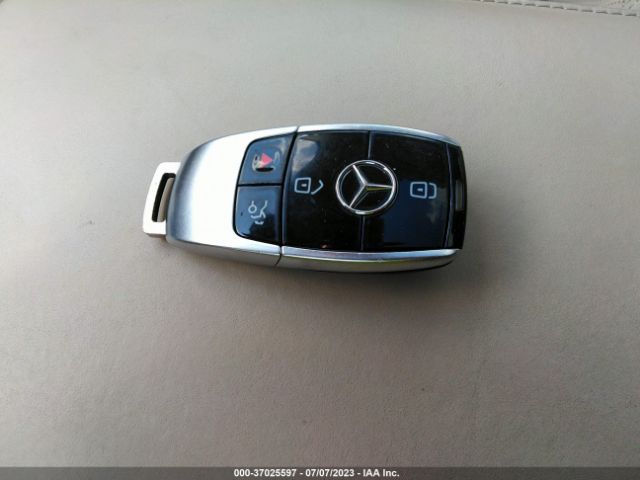 WDDUG8GB9JA370268 Mercedes-Benz S-class S 560