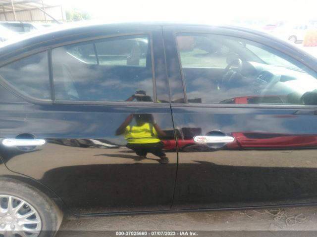 3N1CN7AP9FL811992 Nissan VERSA SV
