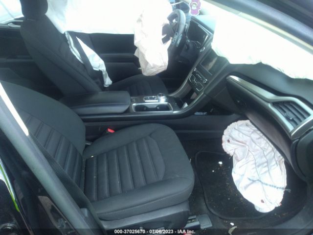 3FA6P0HD4HR372830 Ford FUSION SE