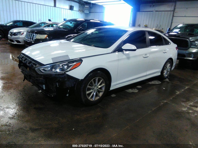 Hyundai SONATA SE 2018 5NPE24AF9JH599107 Image 2
