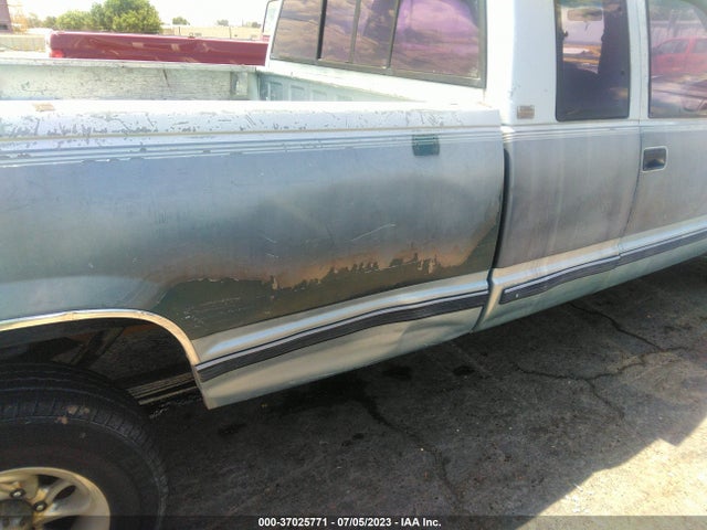 1990 CHEVROLET GMT-400 C2500 VIN: 2GCFC29K9L1182548