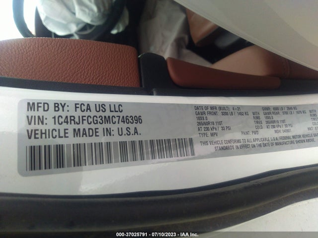 1C4RJFCG3MC746396 Jeep Grand Cherokee Overland