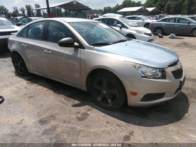 2014 1G1PA5SG3E7401018 main image