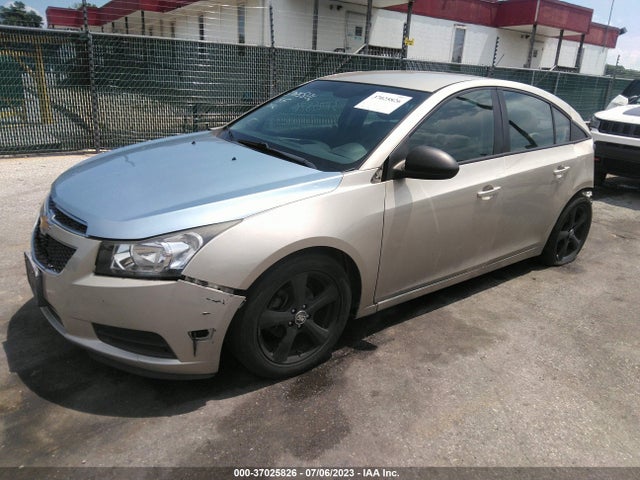 Chevrolet CRUZE LS 2014 1G1PA5SG3E7401018 Image 2