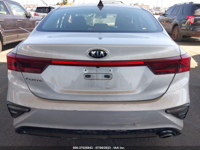 3KPF24AD9ME297974 KIA Forte Lxs