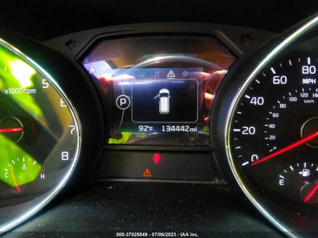 KNDMC5C10G6083933 KIA SEDONA EX