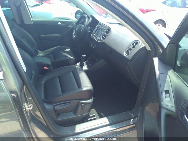 WVGAV3AX9EW509250 Volkswagen TIGUAN SE