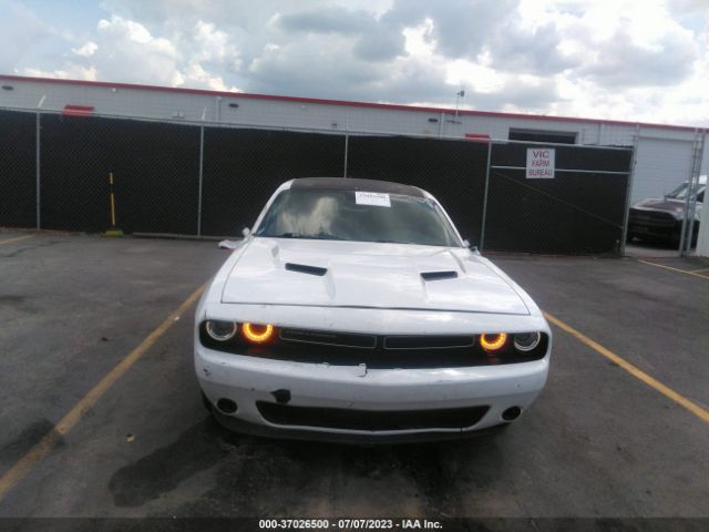 2C3CDZAG9JH228016 Dodge Challenger Sxt Plus