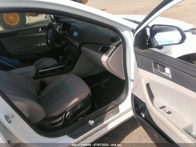 2016 HYUNDAI SONATA 2.4L SE VIN: 5NPE24AF3GH385044