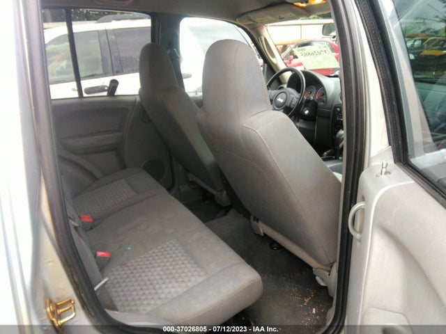 2005 JEEP LIBERTY SPORT VIN: 1J4GL48K15W631860
