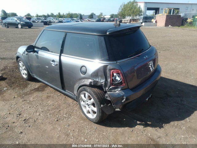 2010 MINI COOPER HARDTOP WMWMF7C54ATZ69149 Photo 2