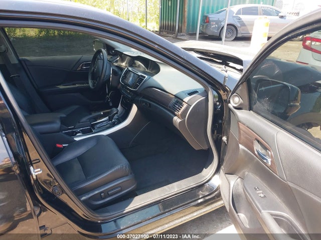 Honda ACCORD EXL 2017 1HGCR2F84HA112383 Image 5