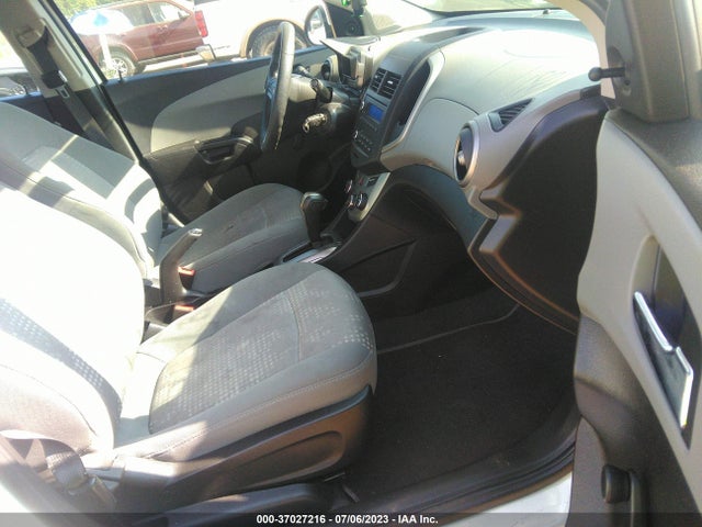 Chevrolet SONIC LS 2014 1G1JA5SH0E4181756 Image 6