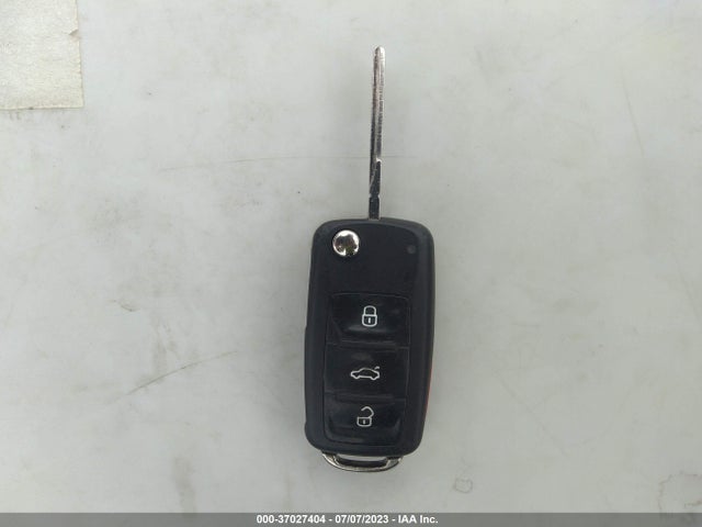 1VWBN7A37EC096319 Volkswagen Passat Tdi Se W/sunroof