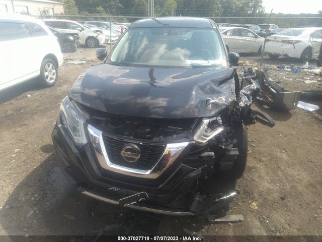 2018 NISSAN ROGUE S VIN: 5N1AT2MV9JC830551