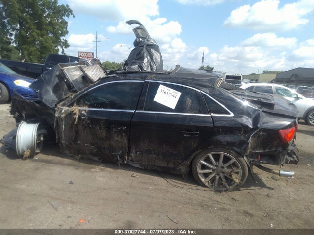WAUEFGFFXF1010818 Audi A3 2.0t Premium Plus