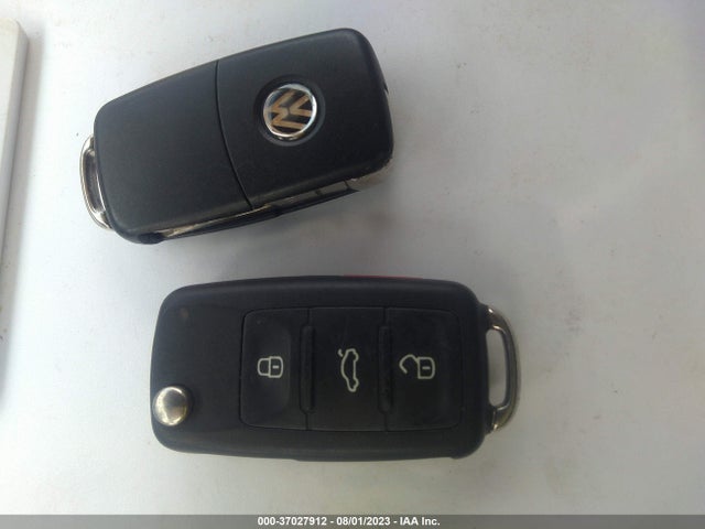 3VWD17AJ2EM438230 Volkswagen Jetta Sedan Se