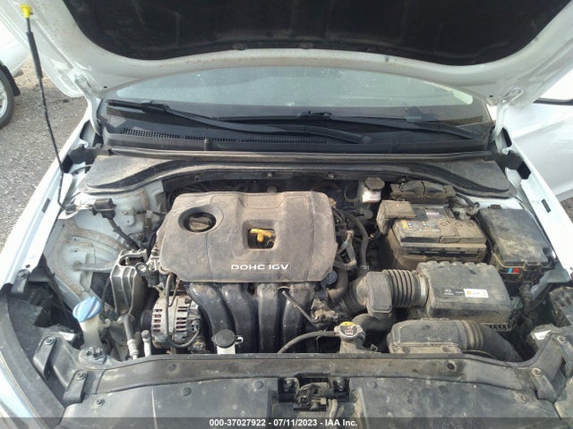 Hyundai ELANTRA SEL 2018 5NPD84LF8JH236675 Image 16