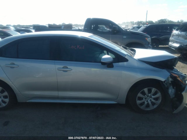 Toyota COROLLA LE 2022 5YFEPMAE3NP385523 Image 3