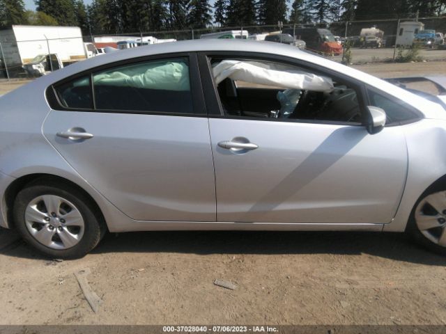 3KPFK4A77HE040103 KIA FORTE LX