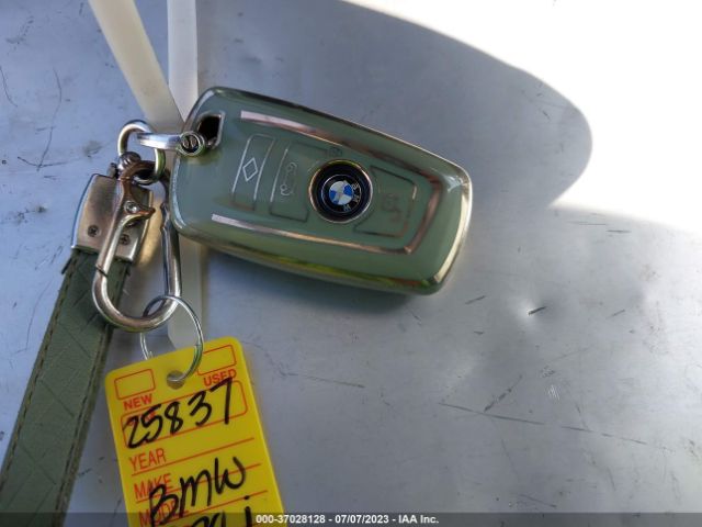 WBA8E1G55HNU15225 BMW 3 Series 320i