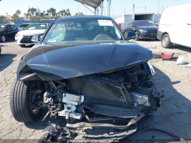 WBA8E1G55HNU15225 BMW 3 Series 320i