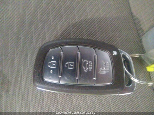 KM8J3CA40LU271163 Hyundai Tucson Value