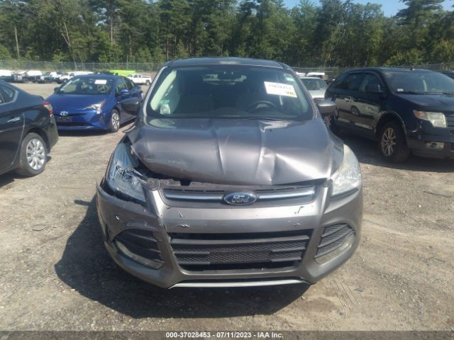 1FMCU9GX0EUC14734 Ford ESCAPE SE