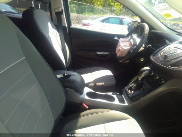1FMCU9GX0EUC14734 Ford ESCAPE SE
