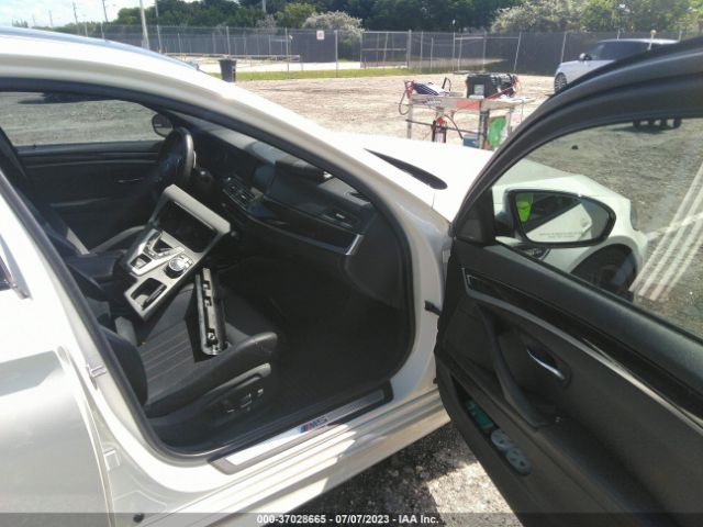 WBSFV9C57ED097732 BMW M5