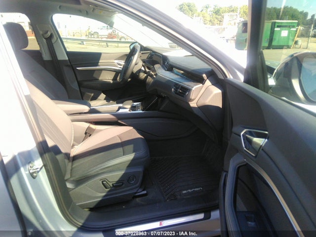 2022 Audi e-tron, VIN: WA12AAGE4NB031786