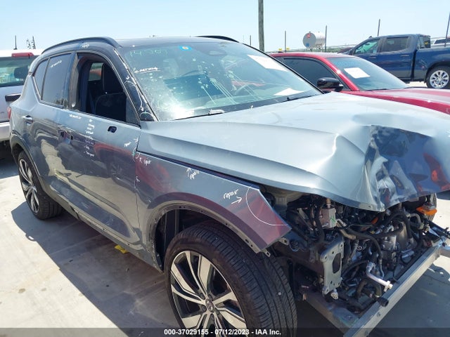 2022 Volvo XC40, VIN: YV4ED3UB3N2702636