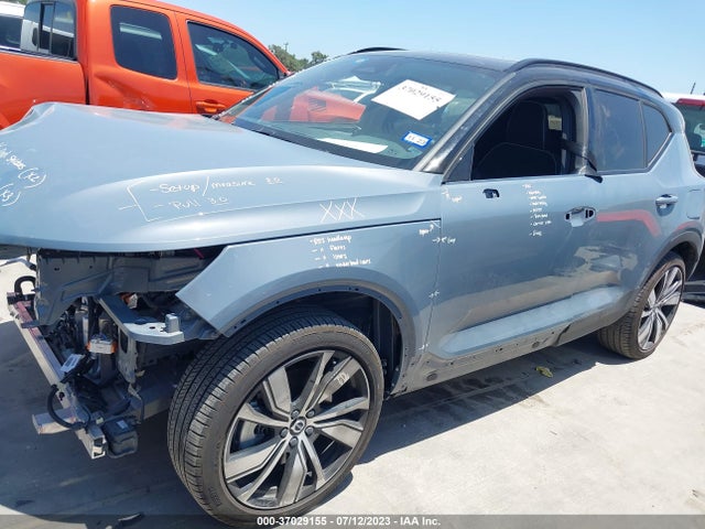 2022 Volvo XC40, VIN: YV4ED3UB3N2702636