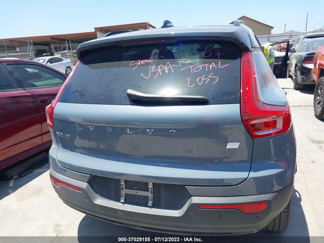 2022 Volvo XC40, VIN: YV4ED3UB3N2702636