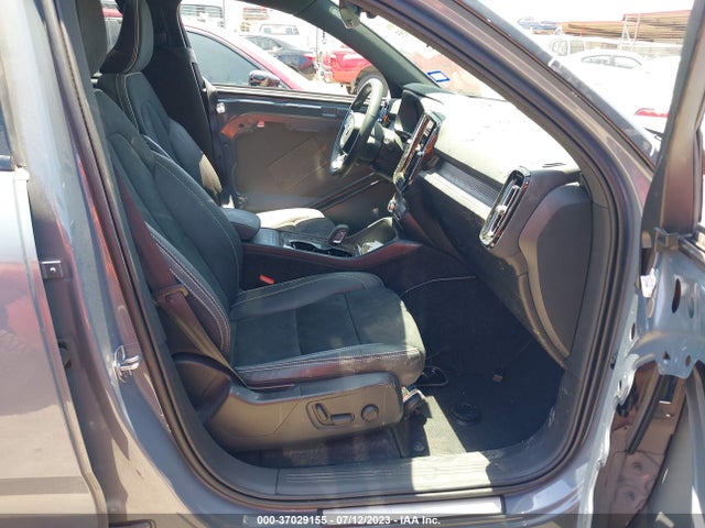 2022 Volvo XC40, VIN: YV4ED3UB3N2702636