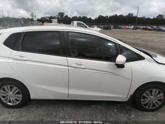 Honda FIT LX 2017 3HGGK5H50HM710712 Image 6