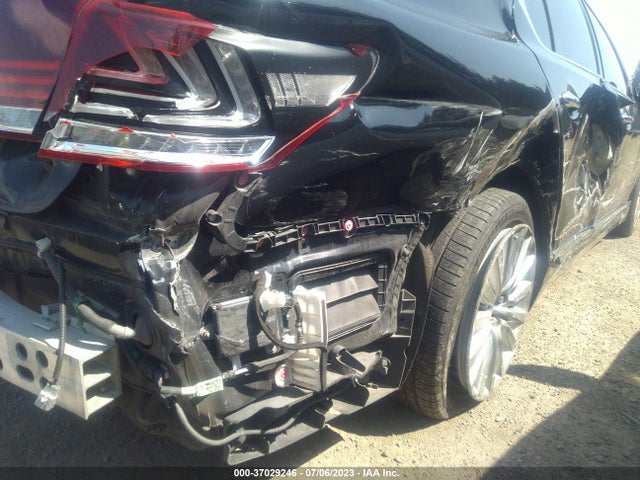 2014 Lexus LS, VIN: JTHCL5EF4E5022235