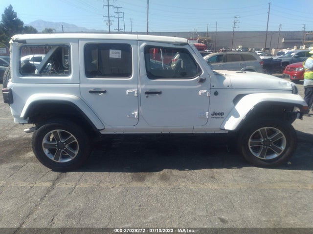 1C4HJXEG8LW174186 Jeep Wrangler Unlimited Sahara Altitude