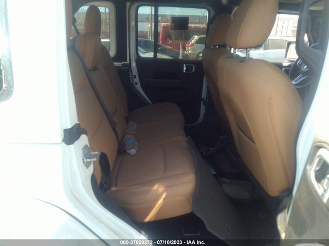 1C4HJXEG8LW174186 Jeep Wrangler Unlimited Sahara Altitude