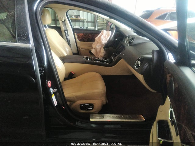 2014 JAGUAR XJ VIN: SAJWJ1CD0E8V74507