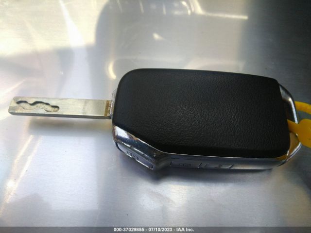 KNDEUCA21M7124318 KIA SELTOS S
