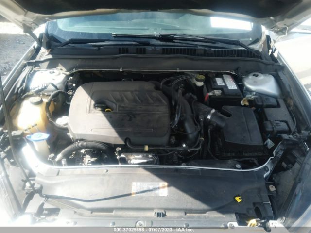 3FA6P0HD1FR131904 Ford FUSION SE