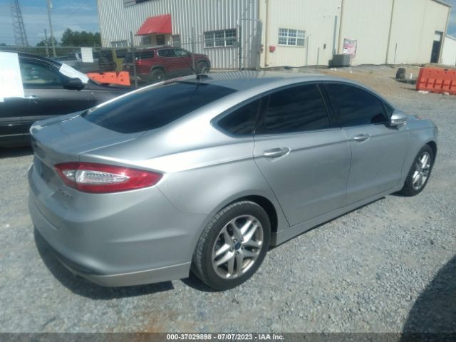 3FA6P0HD1FR131904 Ford FUSION SE