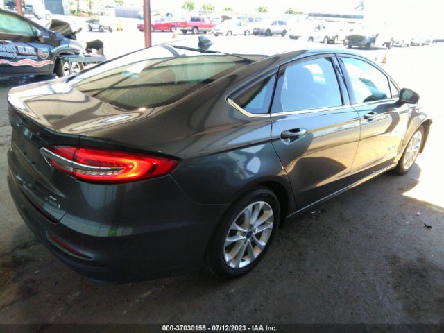 3FA6P0LUXKR202051 Ford Fusion Hybrid Se