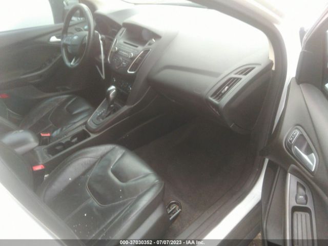 1FADP3K29GL320610 Ford FOCUS SE